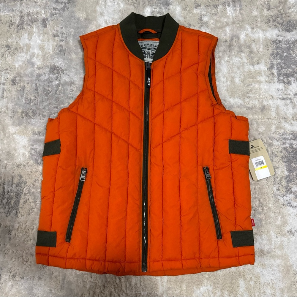 $180 Levi Strauss Puffer Vest Mens Outdoor Quilted Zip Up Size Medium NWT